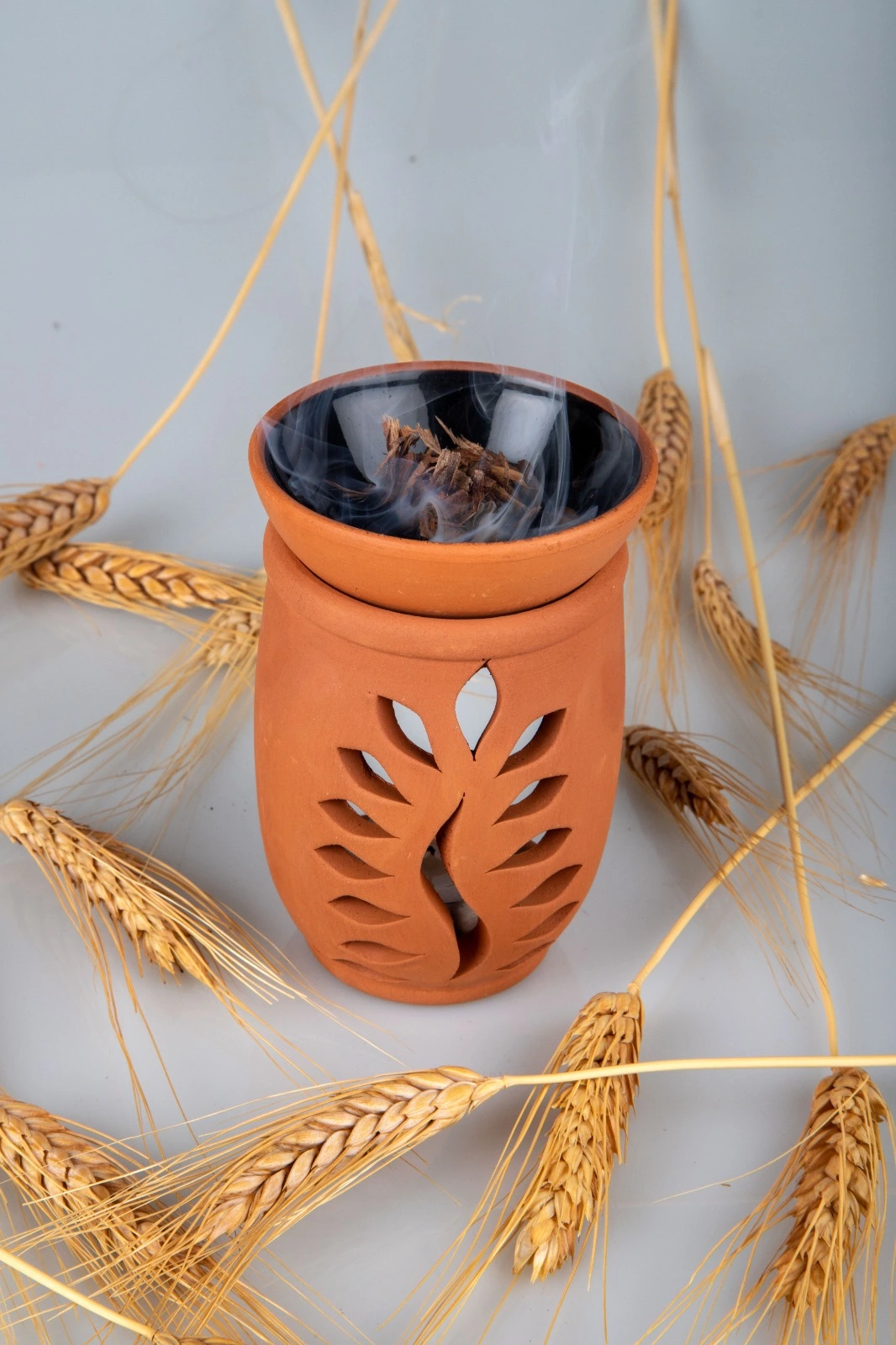Yaprak Model El Yapımı Çömlek Buhurdanlık Tütsülük
