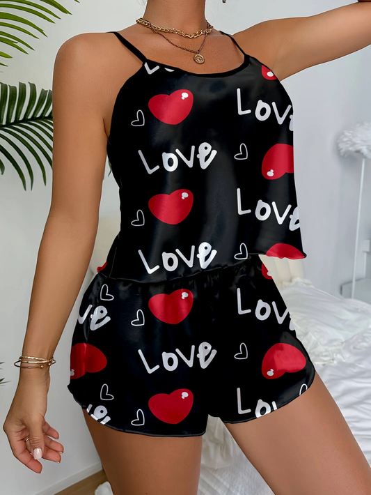Aşk Temalı Kalp Desenli Siyah Saten Şortlu Gecelik Takım